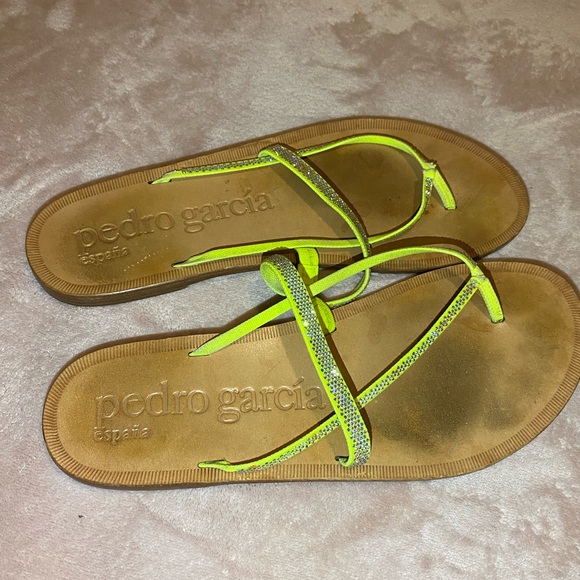 Pedro Garcia Swarvoski Crystal Yellow 
Strappy Thong
Sandal Sz 40 US 9.5 - Picture 5 of 14
